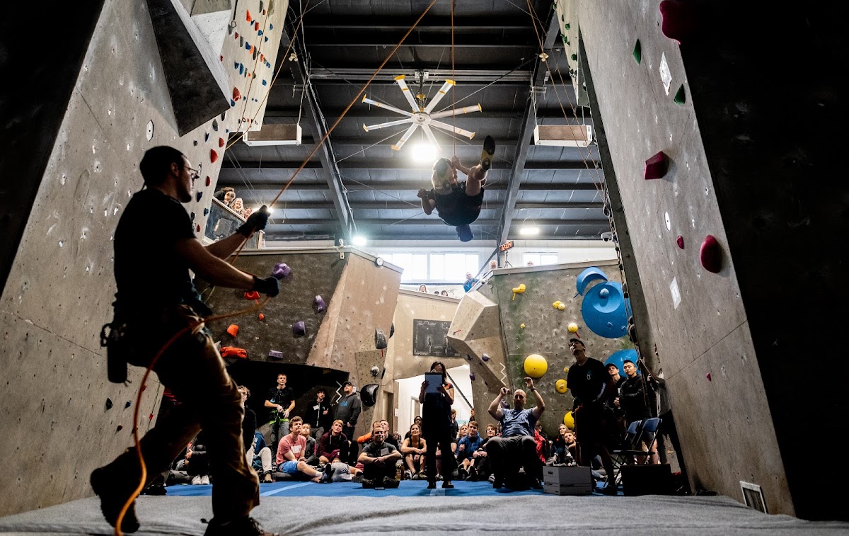 Climb Base5 (North Vancouver)