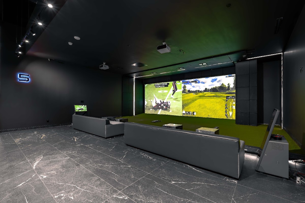 Happy Gilmore Golf Lounge